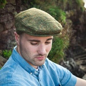 JOHN HANLY Irish Tweed Cap Green Brown Donegal